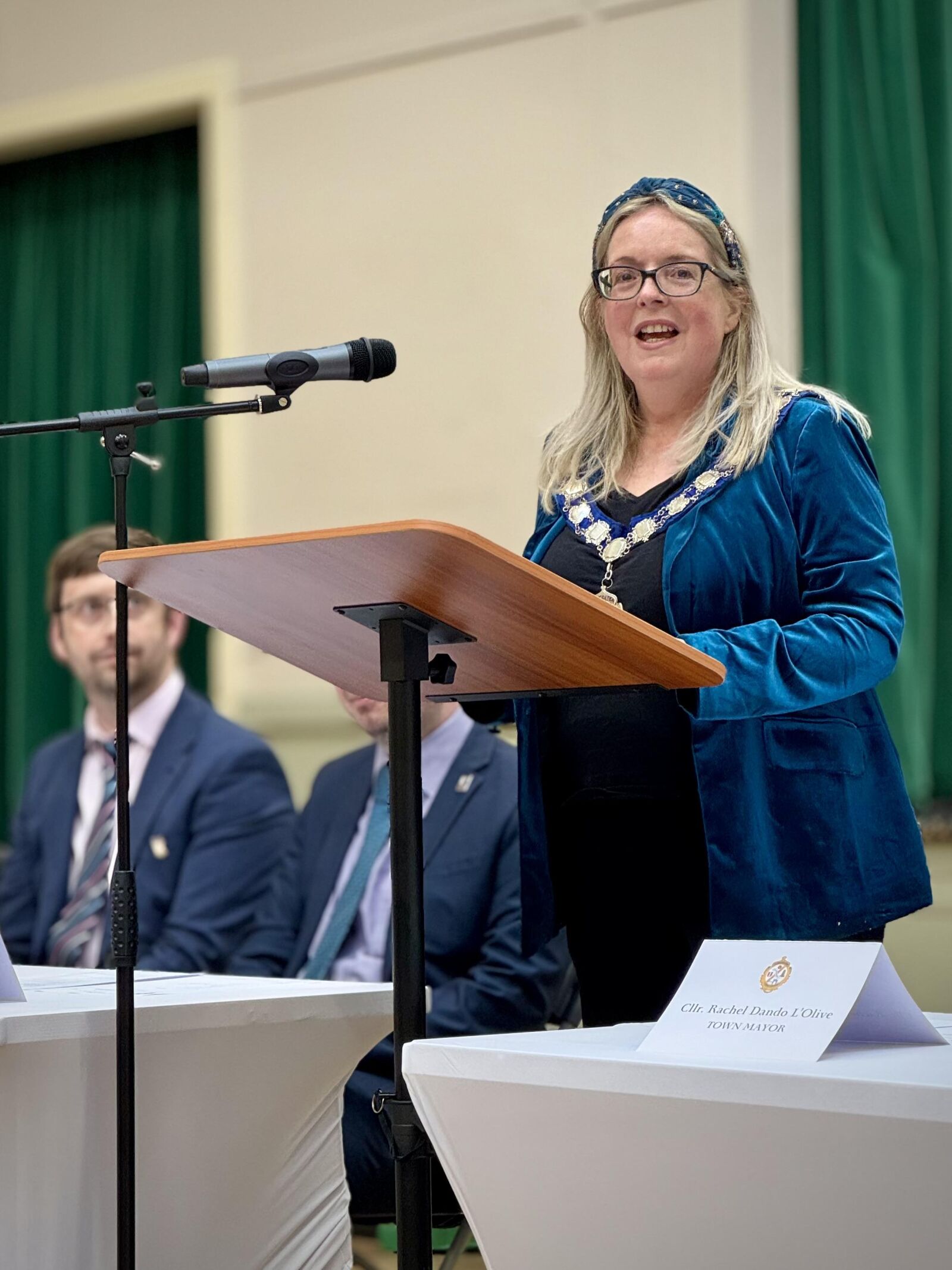 Outgoing Towcester Town Mayor, Cllr Rachel Dando L'Olive, giving her address