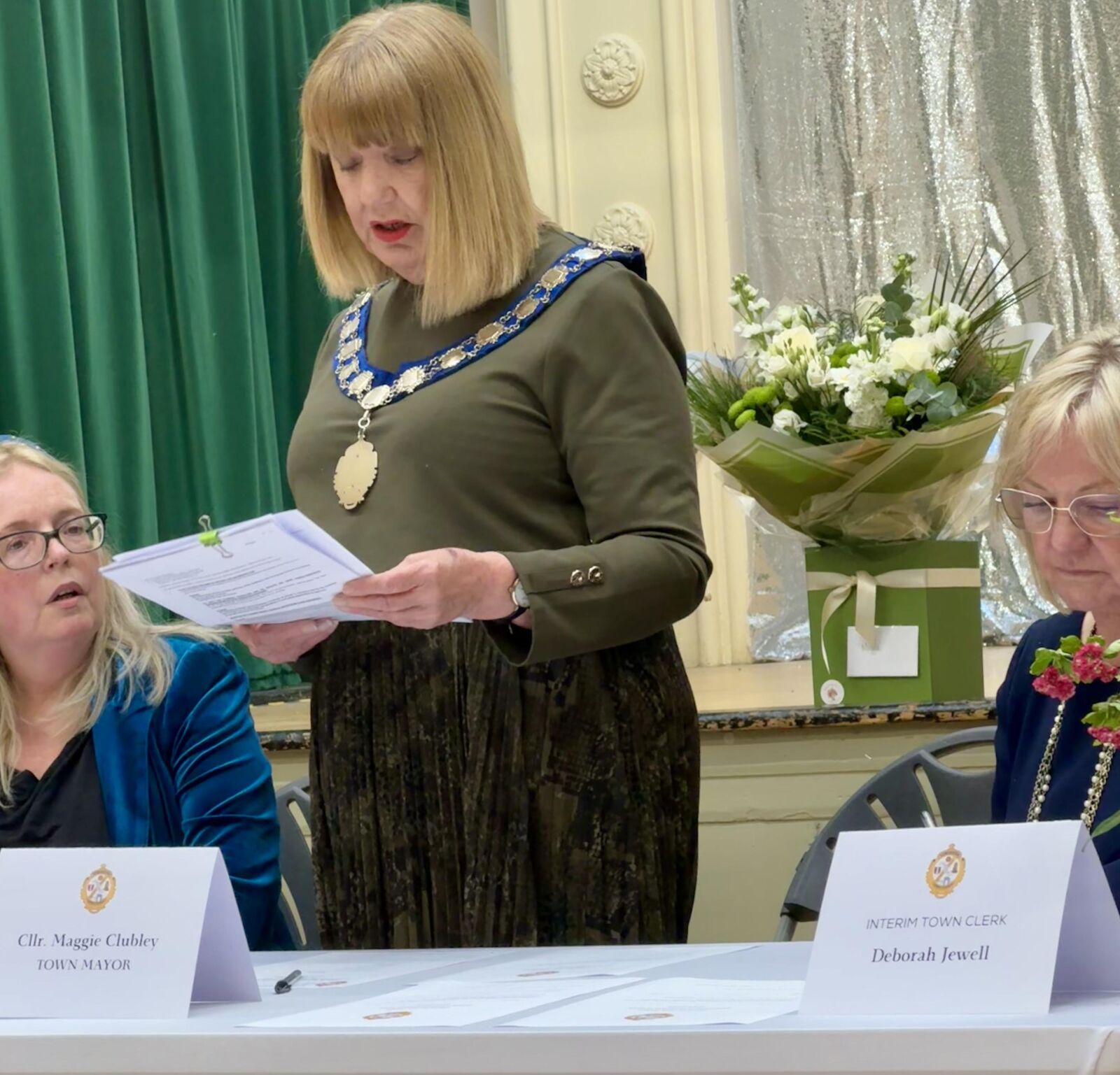 New Towcester Town Mayor, Cllr Maggie Clubley, giving her declaration of acceptance of office